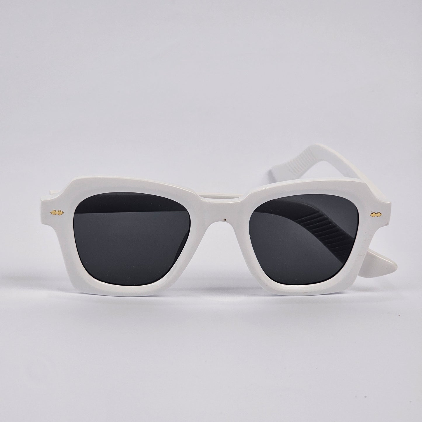 Chic - Unjaded - M6504 - White