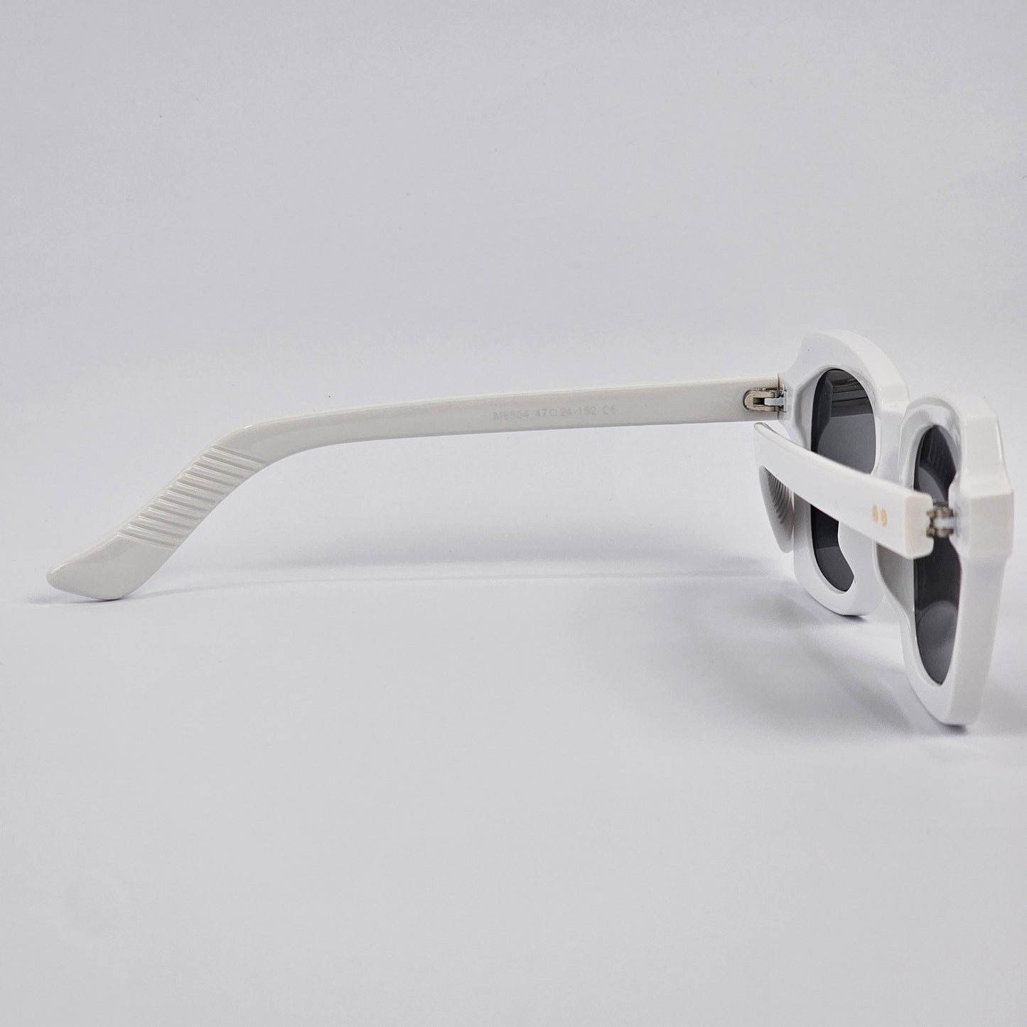 Chic - Unjaded - M6504 - White