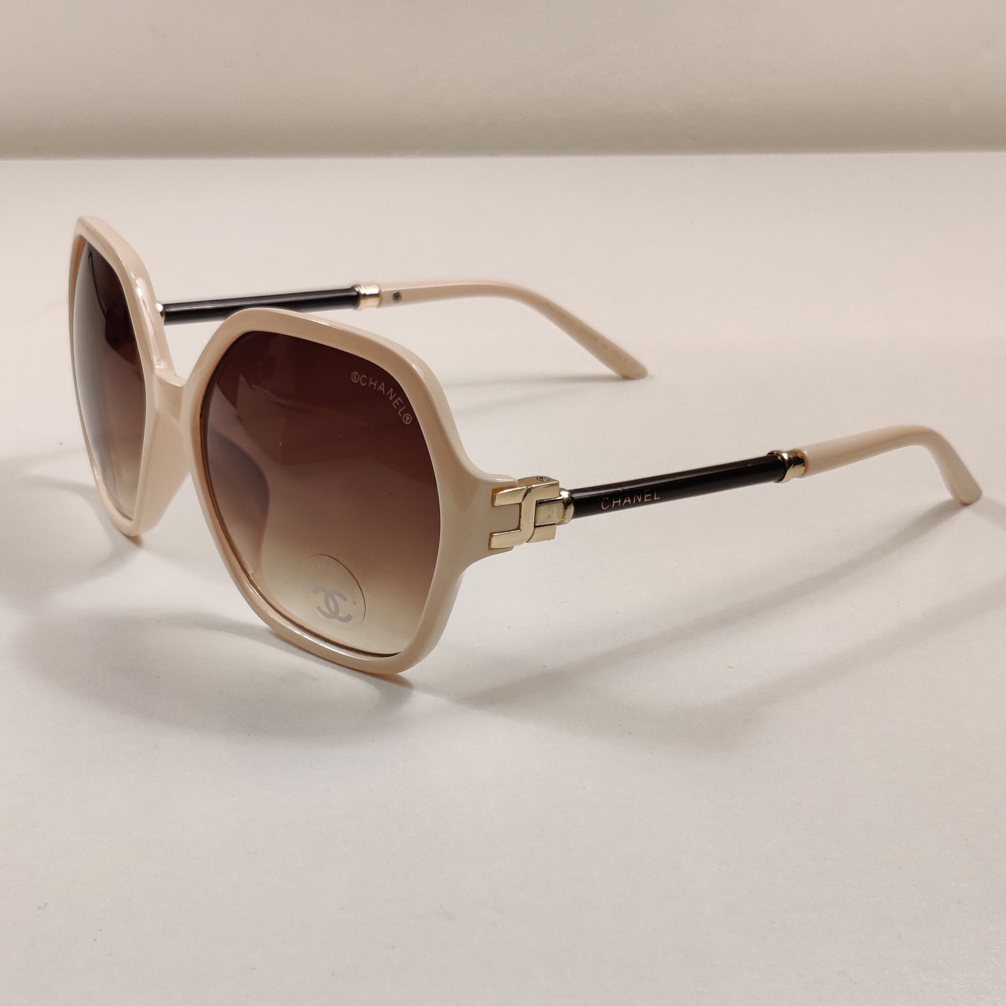 Big Eyes - Chanel - Pink