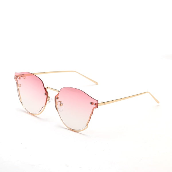 Riveting Cats Eyes Sunglasses