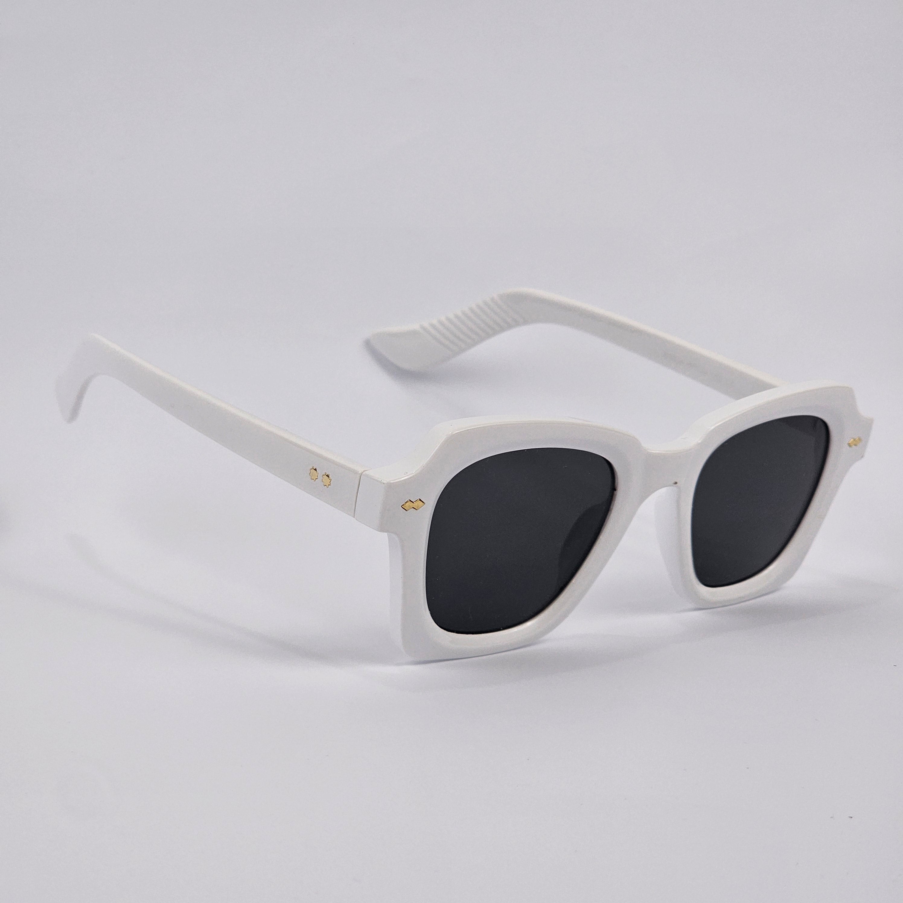 Chic - Unjaded - M6504 - White