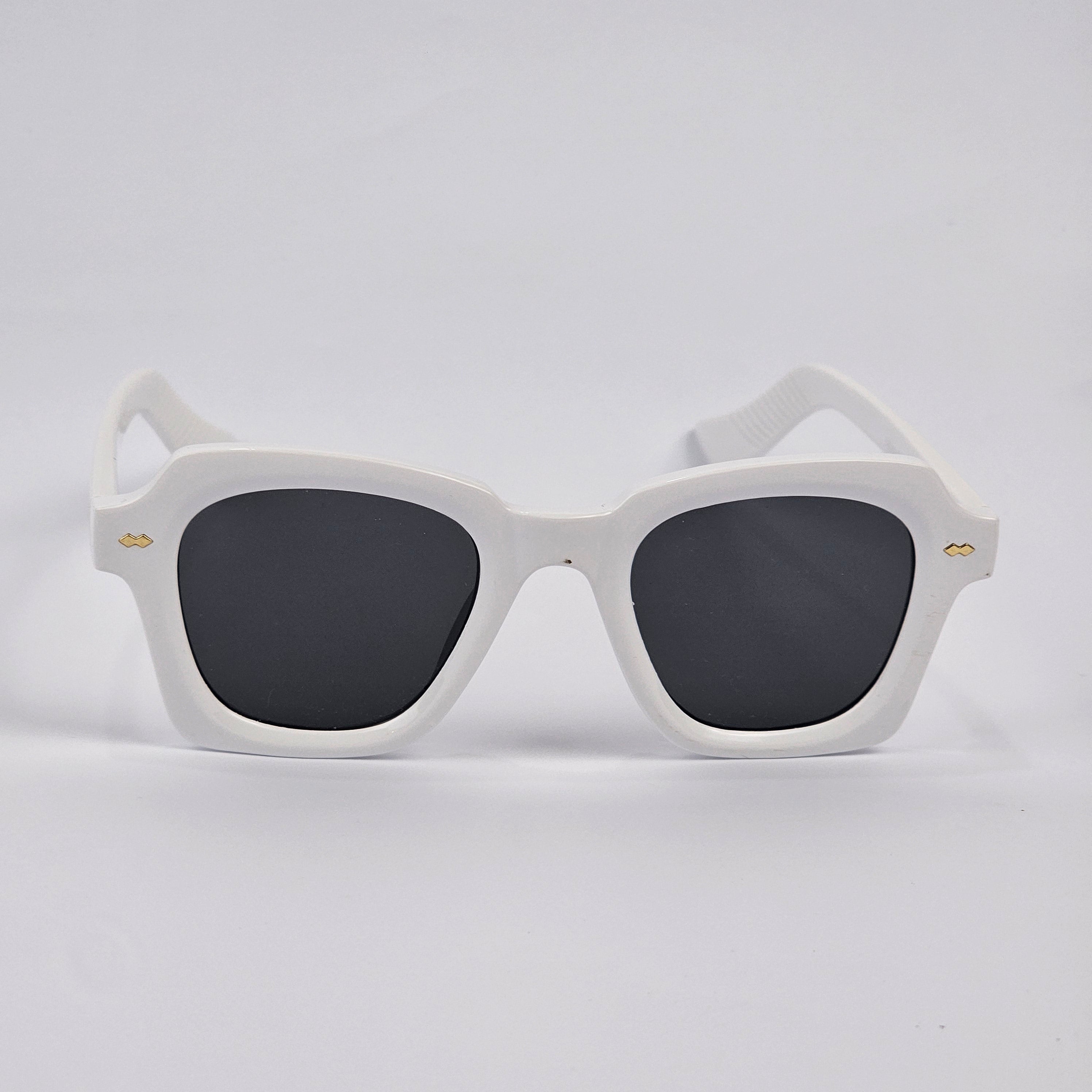 Chic - Unjaded - M6504 - White