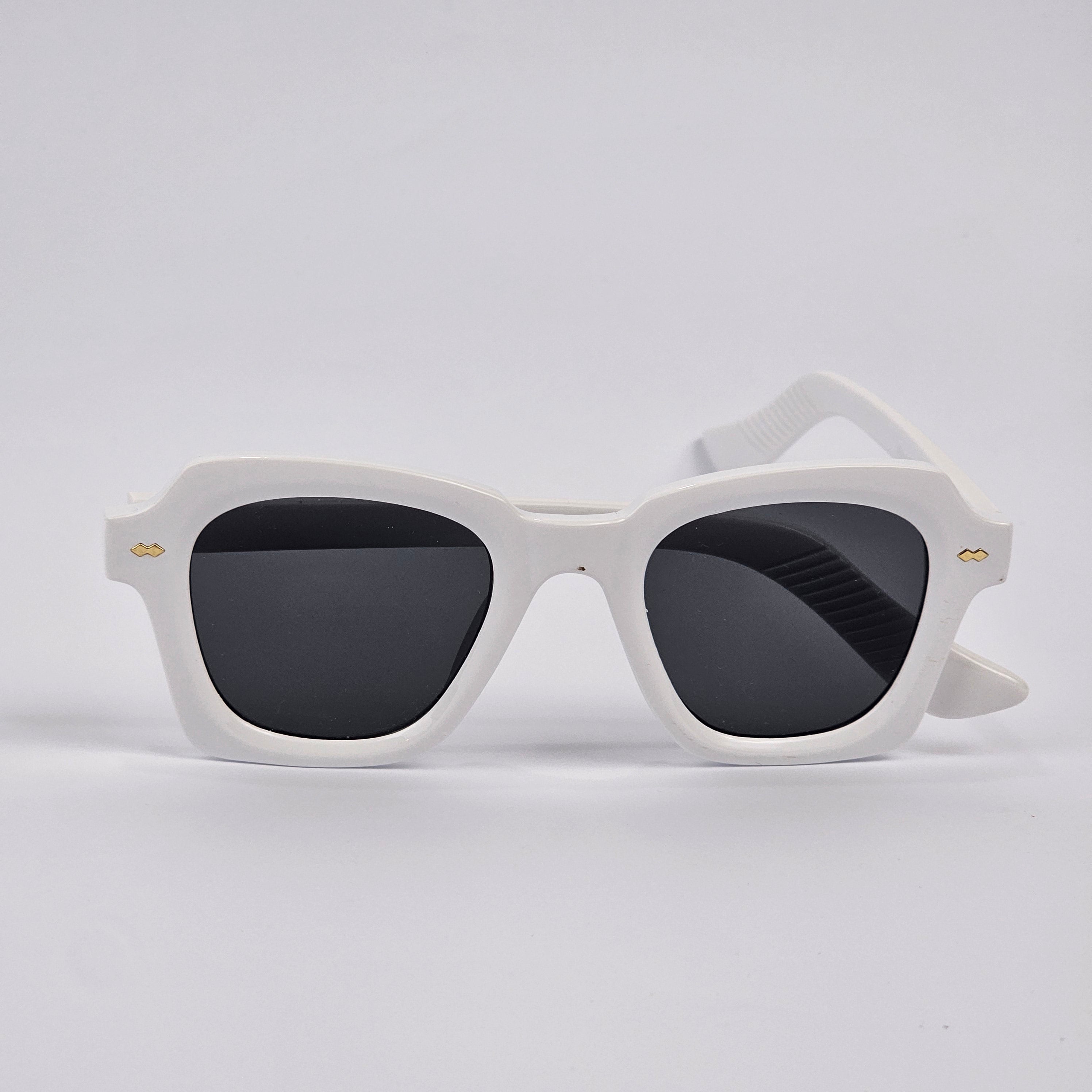 Chic - Unjaded - M6504 - White