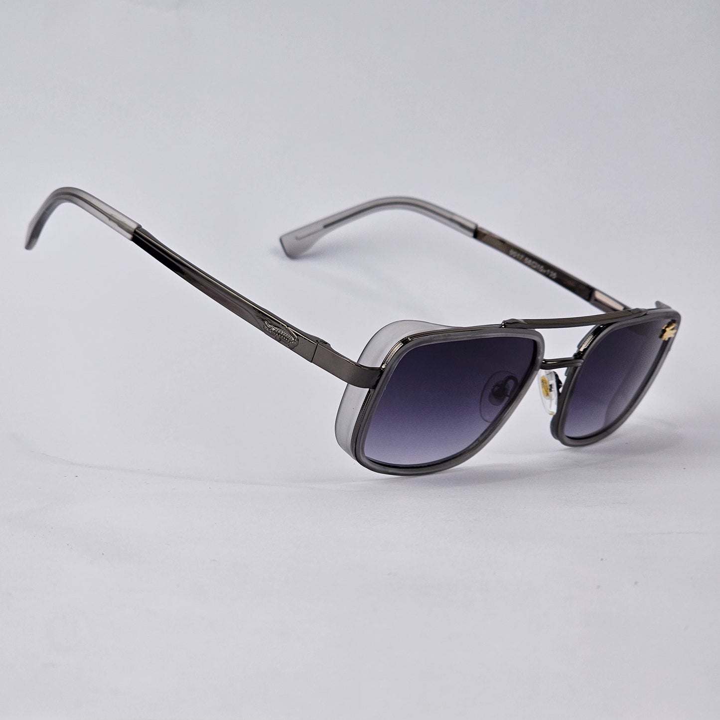 Rectangle Cup - Lacoste - 9017 - Gun Metal/White - Unisex
