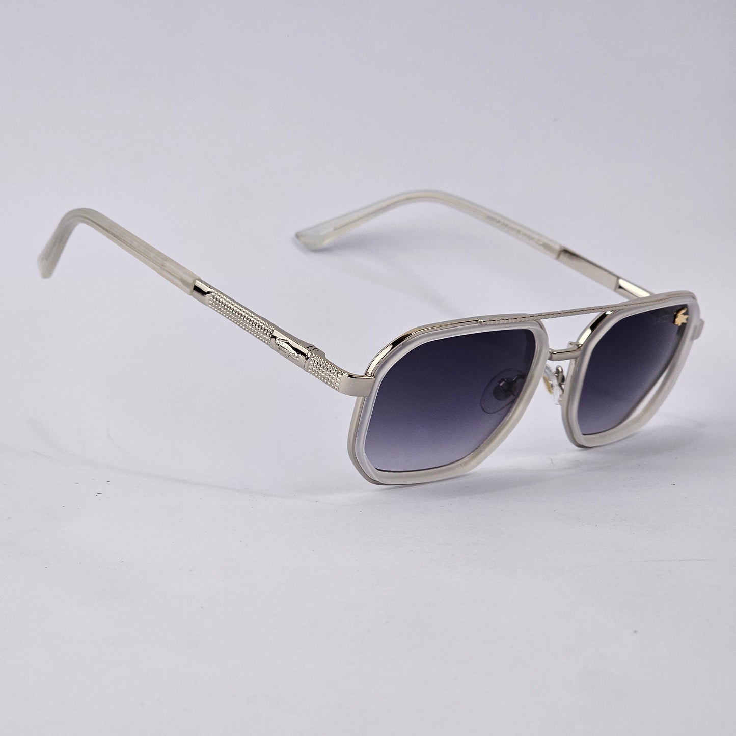 Sleek - Lacoste - 9005- Silver/White - Unisex