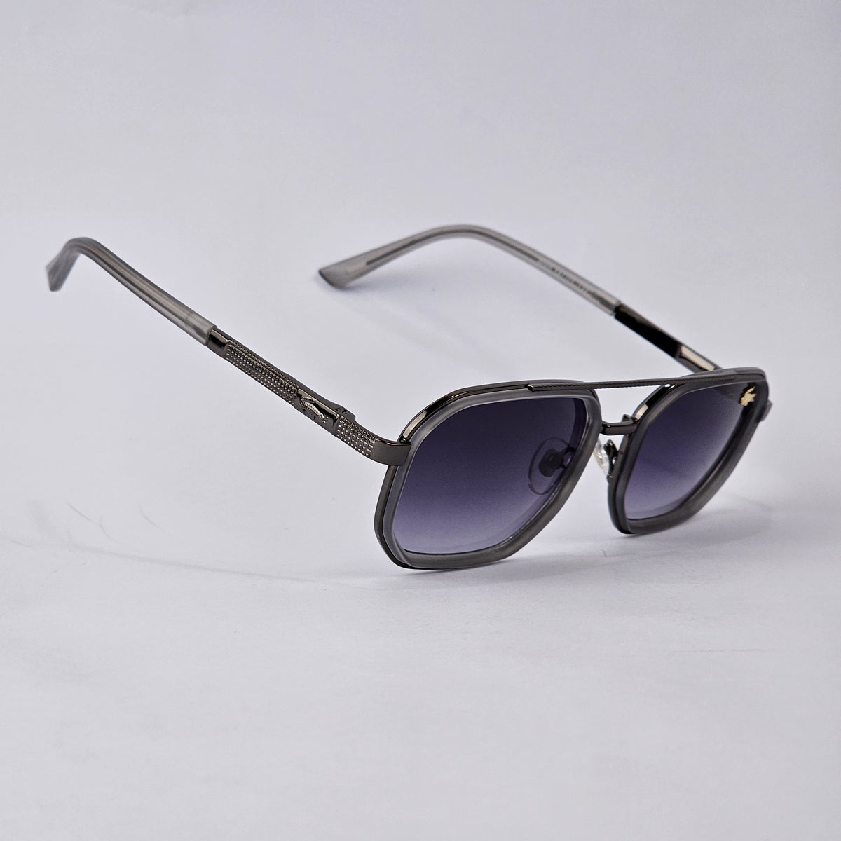 Sleek - Lacoste - 9005- Gun Metal/White - Unisex