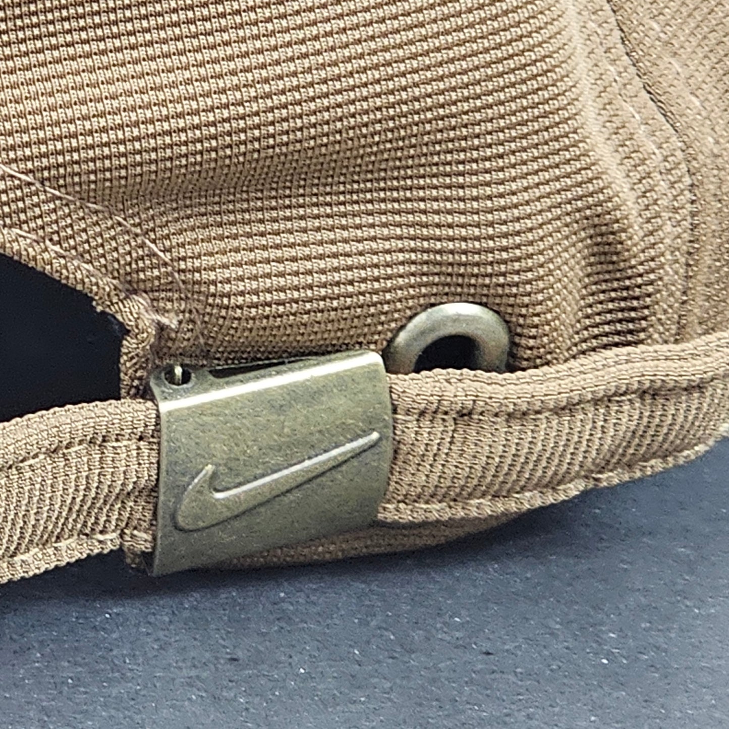 Nike - Multi-Brand - Beige