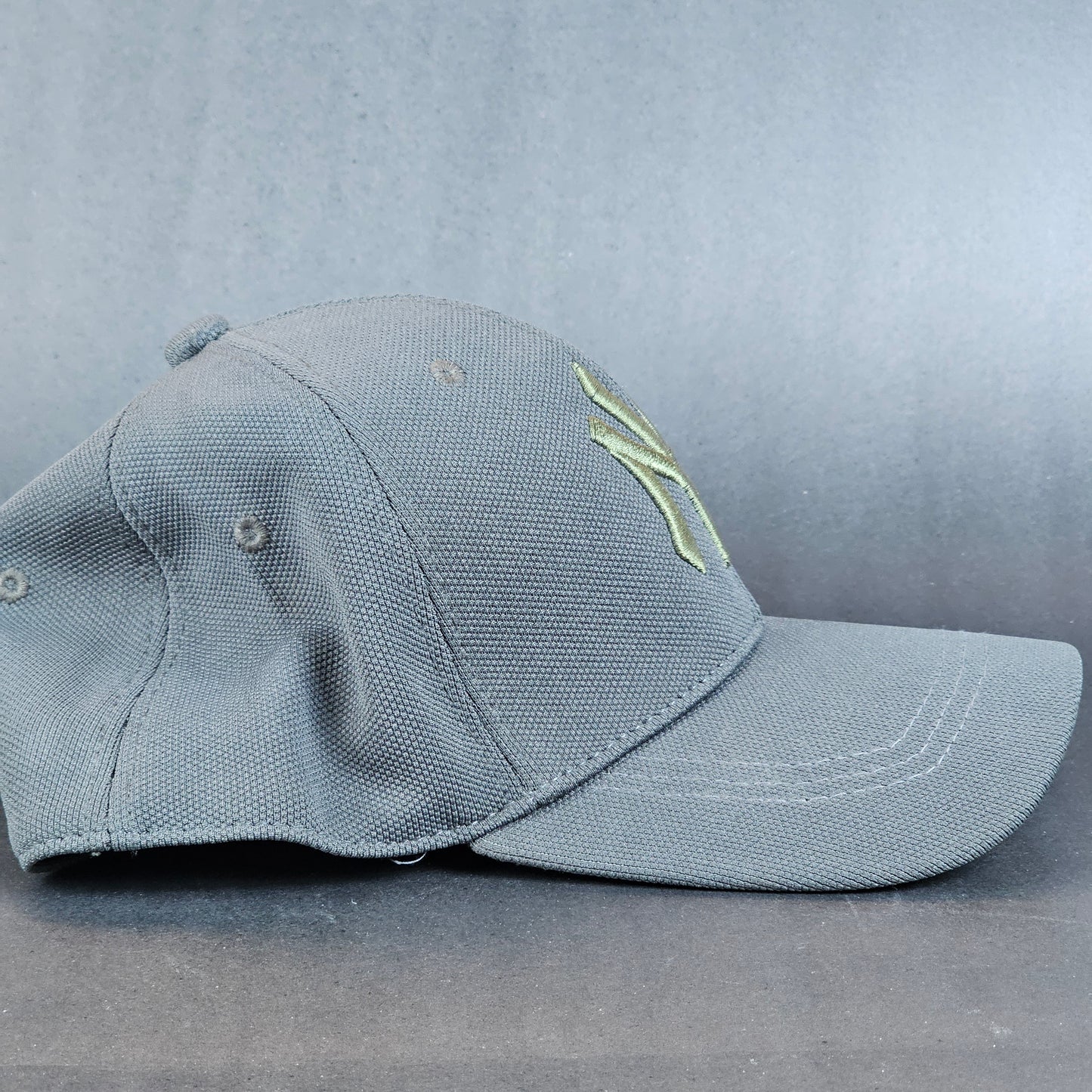 NY Embroidered - Fixed Cap