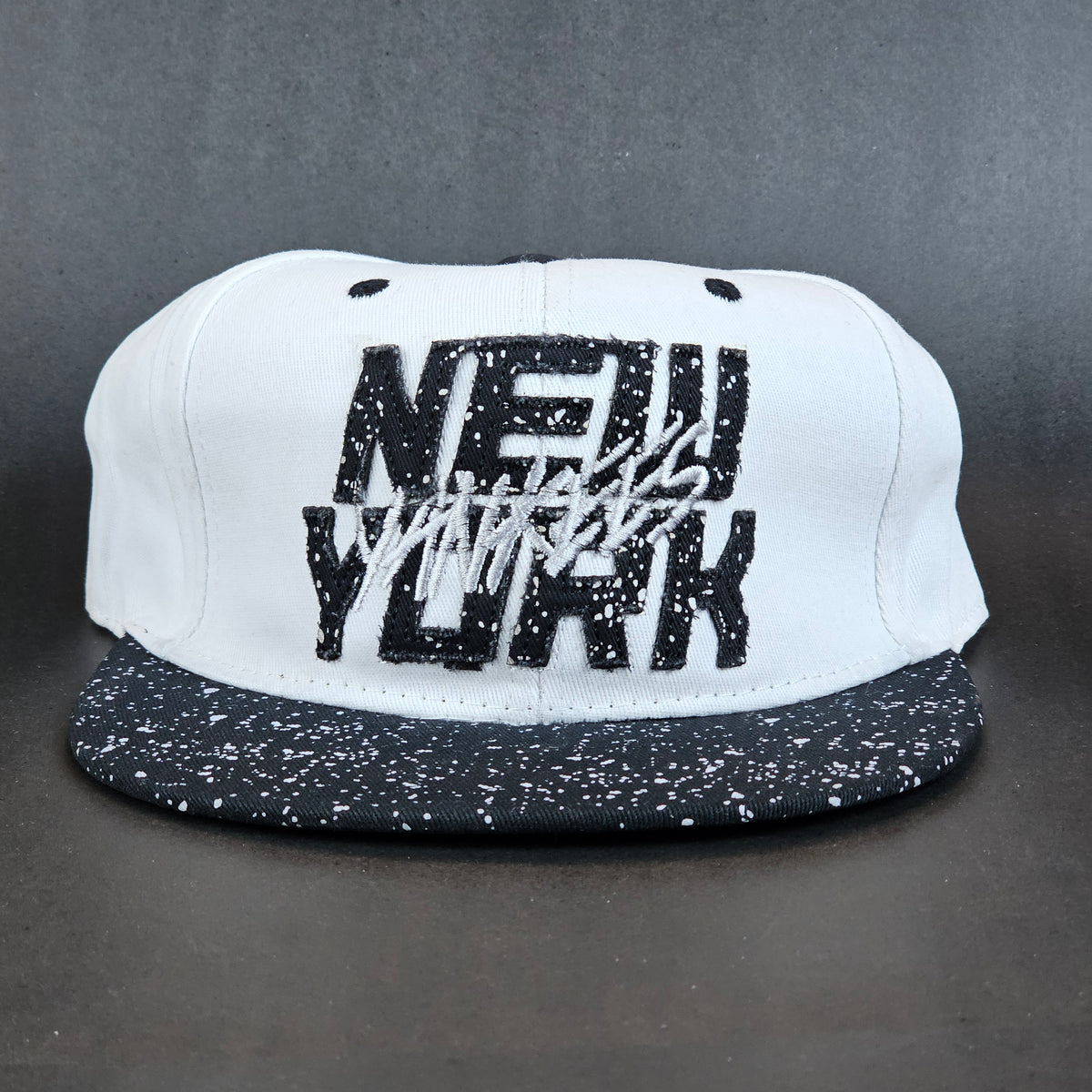 Latest Snapback New York - Black/White - Snapback β Unjaded