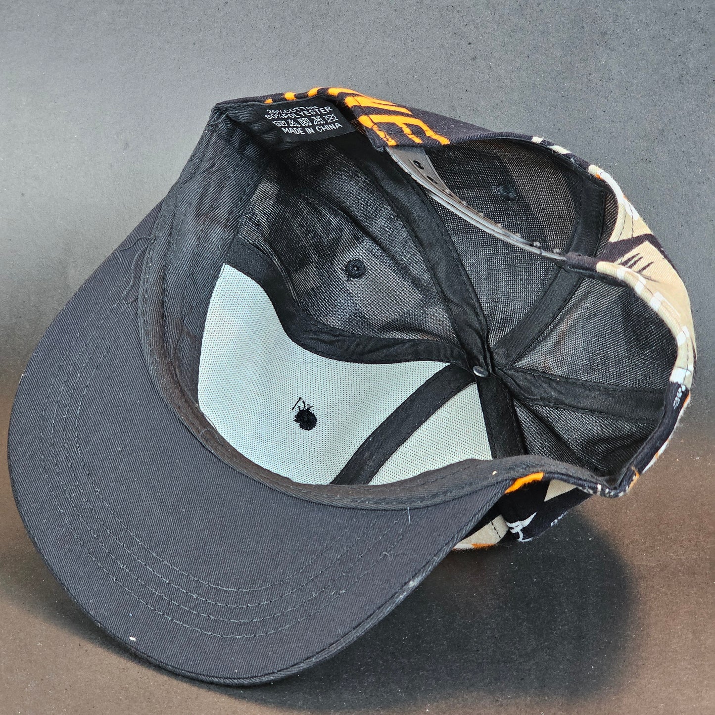 Retro Arrow - Black/White - Snapback