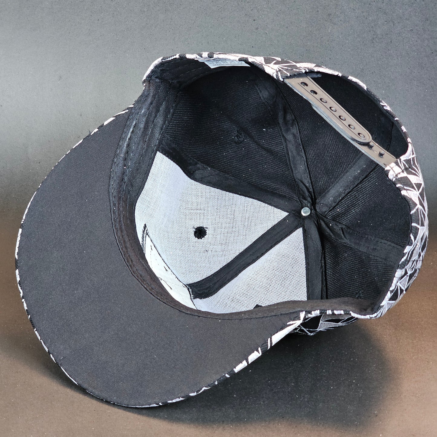 Handicraft - White/Black - Snapback (LIMITED)