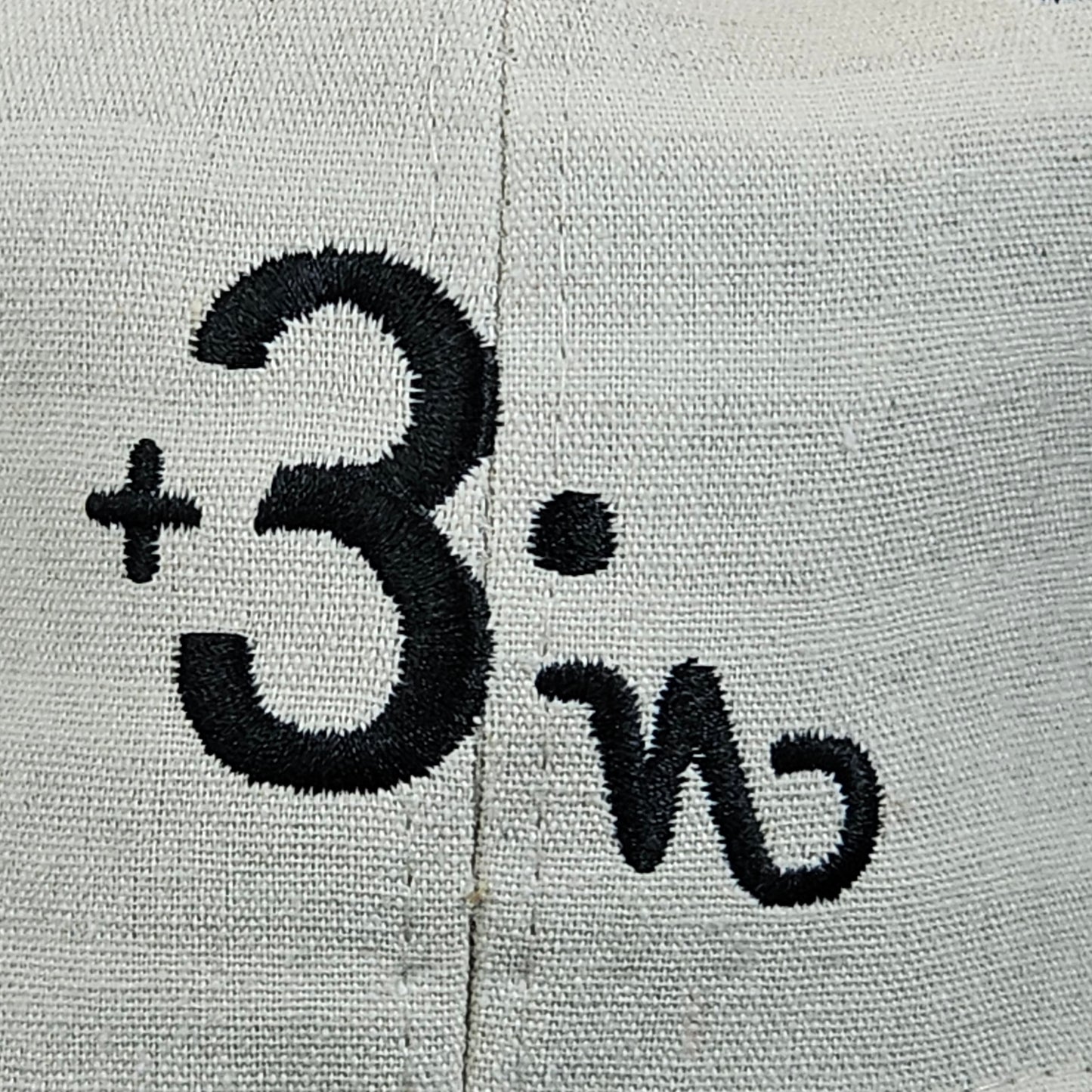 +3 - White/Black - Snapback