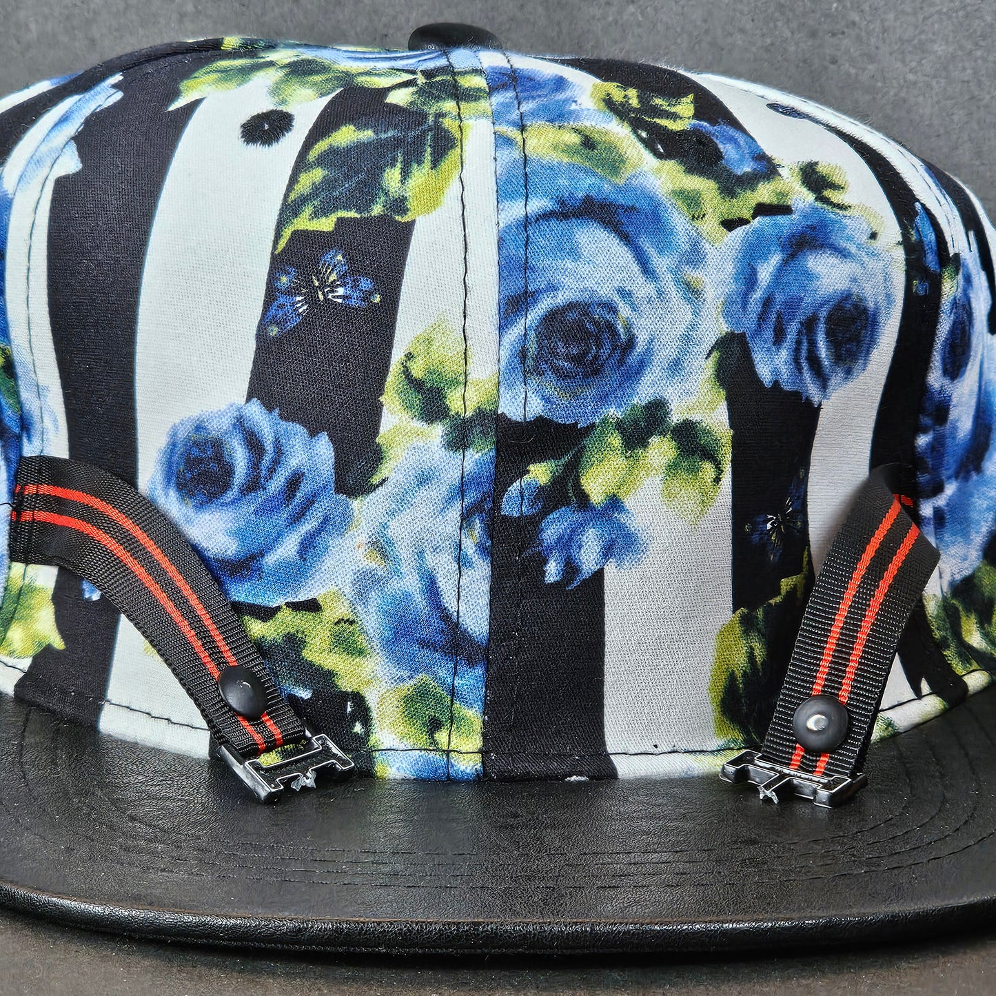 Cracked H - Black/White - Snapback (LIMITED)