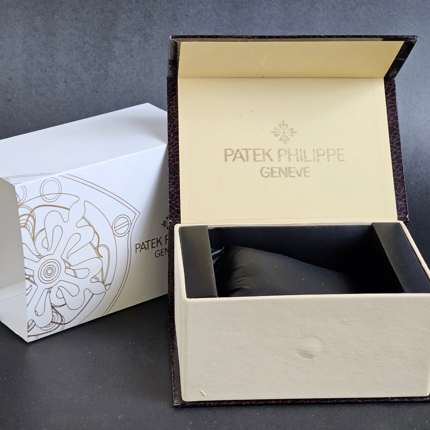 Patek Philippe Gift Packaging (Magnetic)