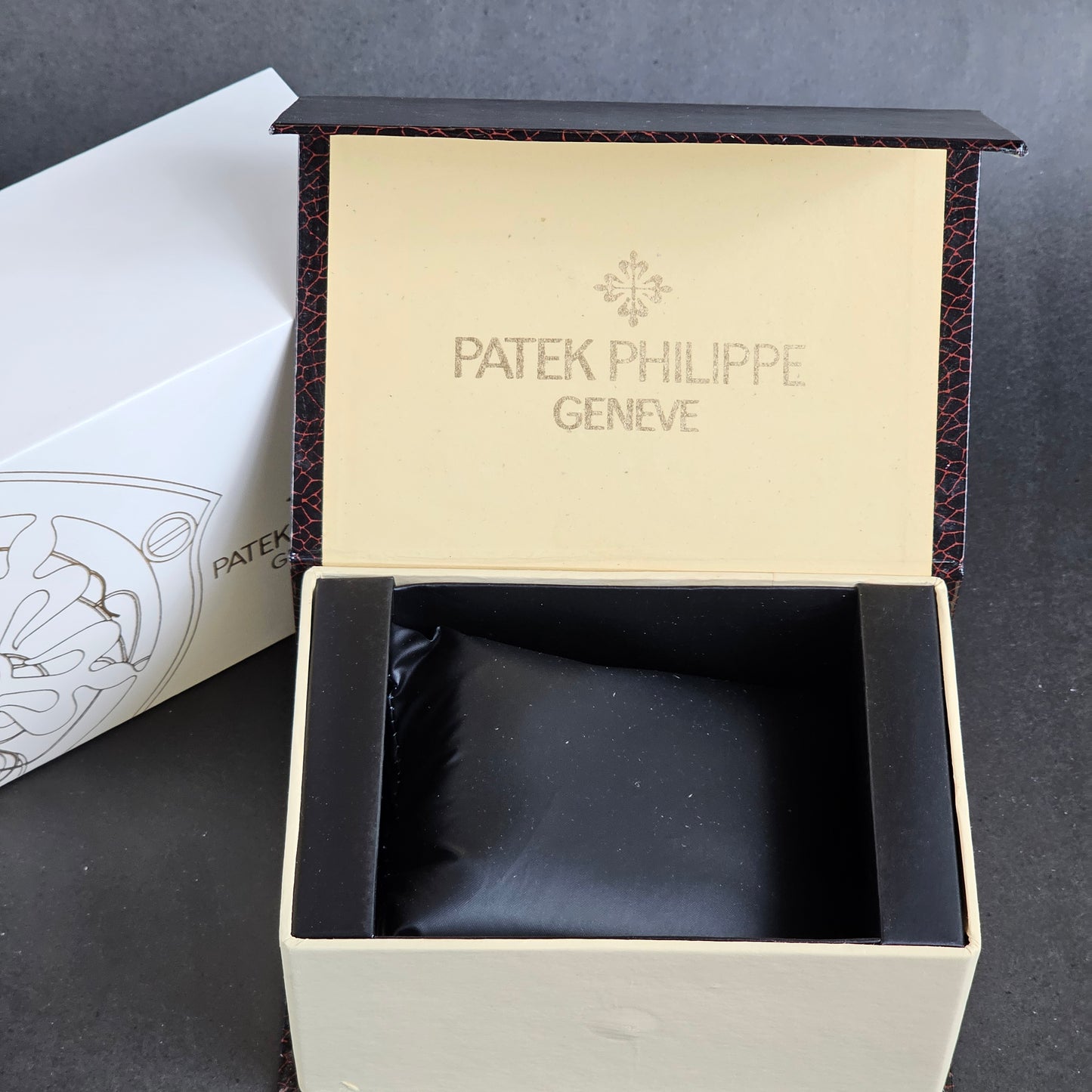 Patek Philippe Gift Packaging (Magnetic)