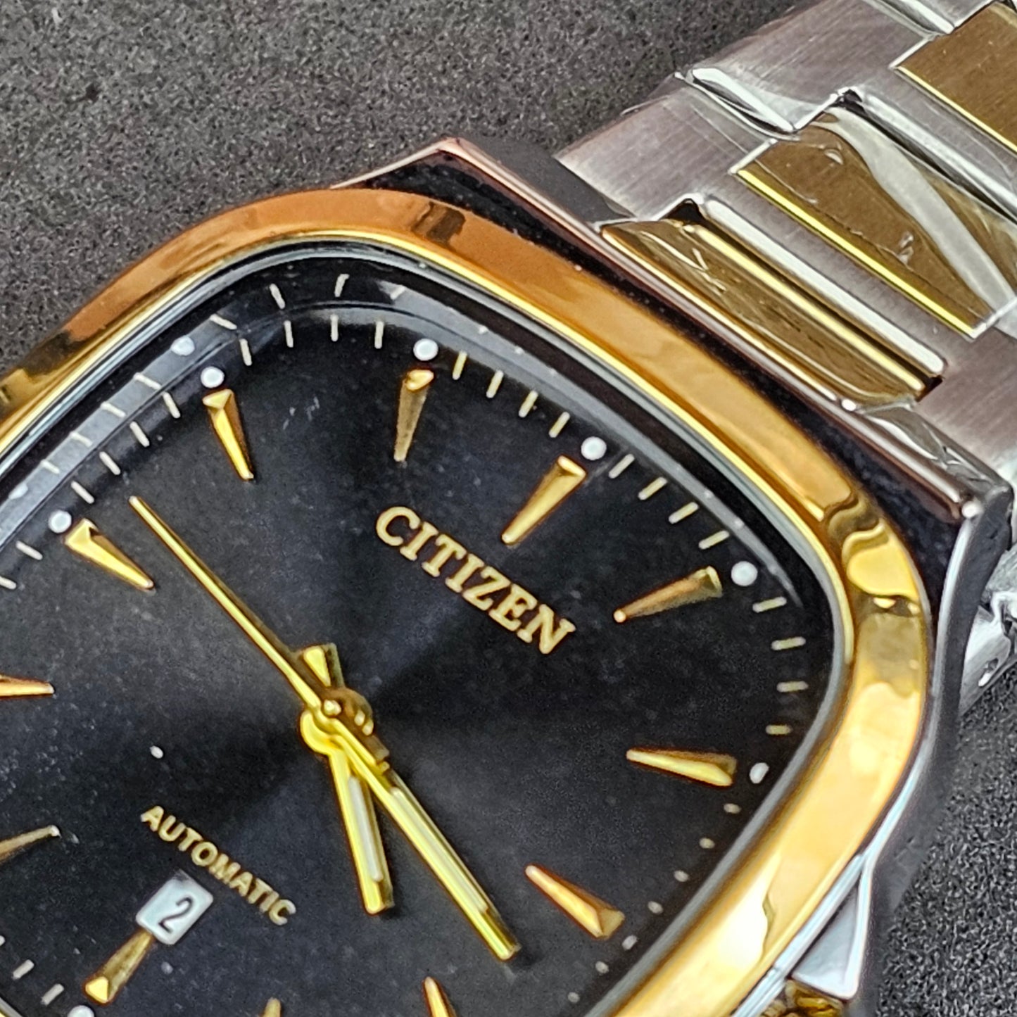 Citizen Classic - Gold - Gold Metal Chain