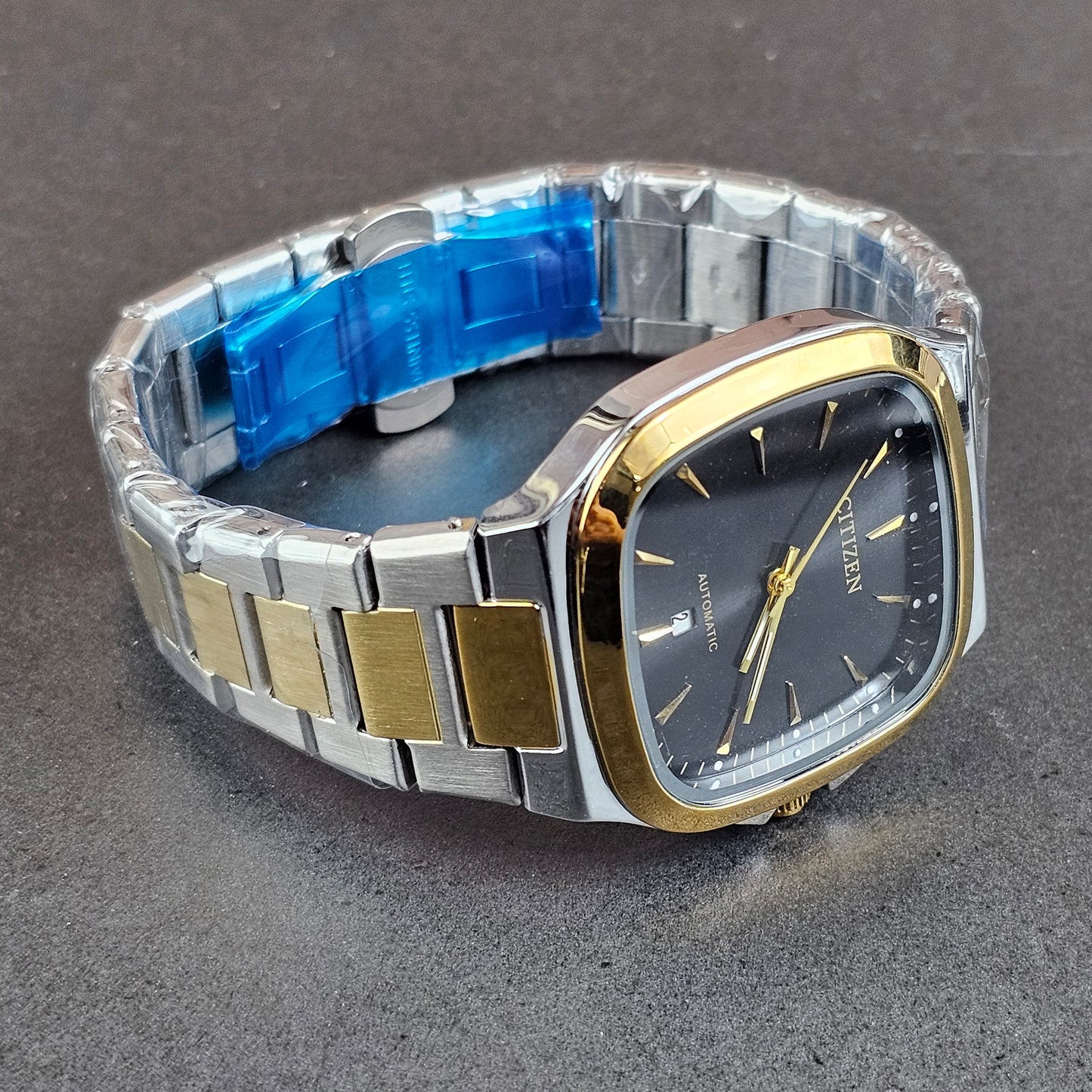 Citizen Classic - Gold - Gold Metal Chain