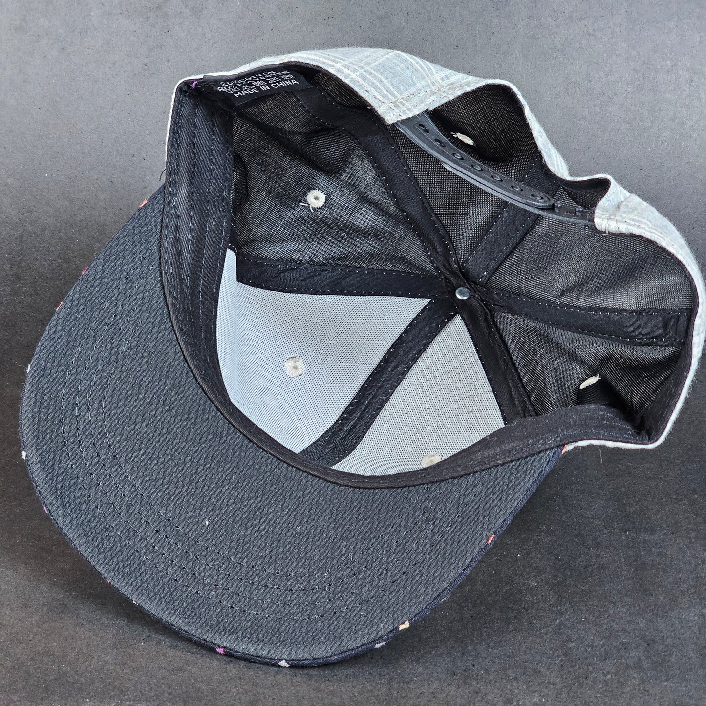 NEW - Black/White - Snapback