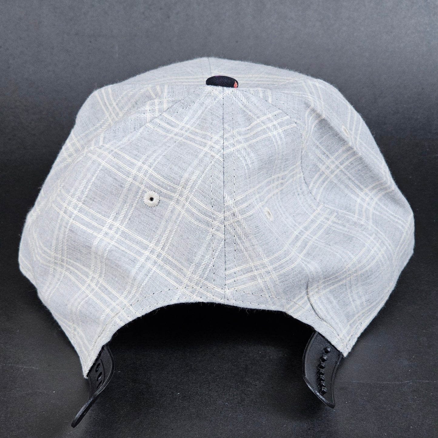 NEW - Black/White - Snapback