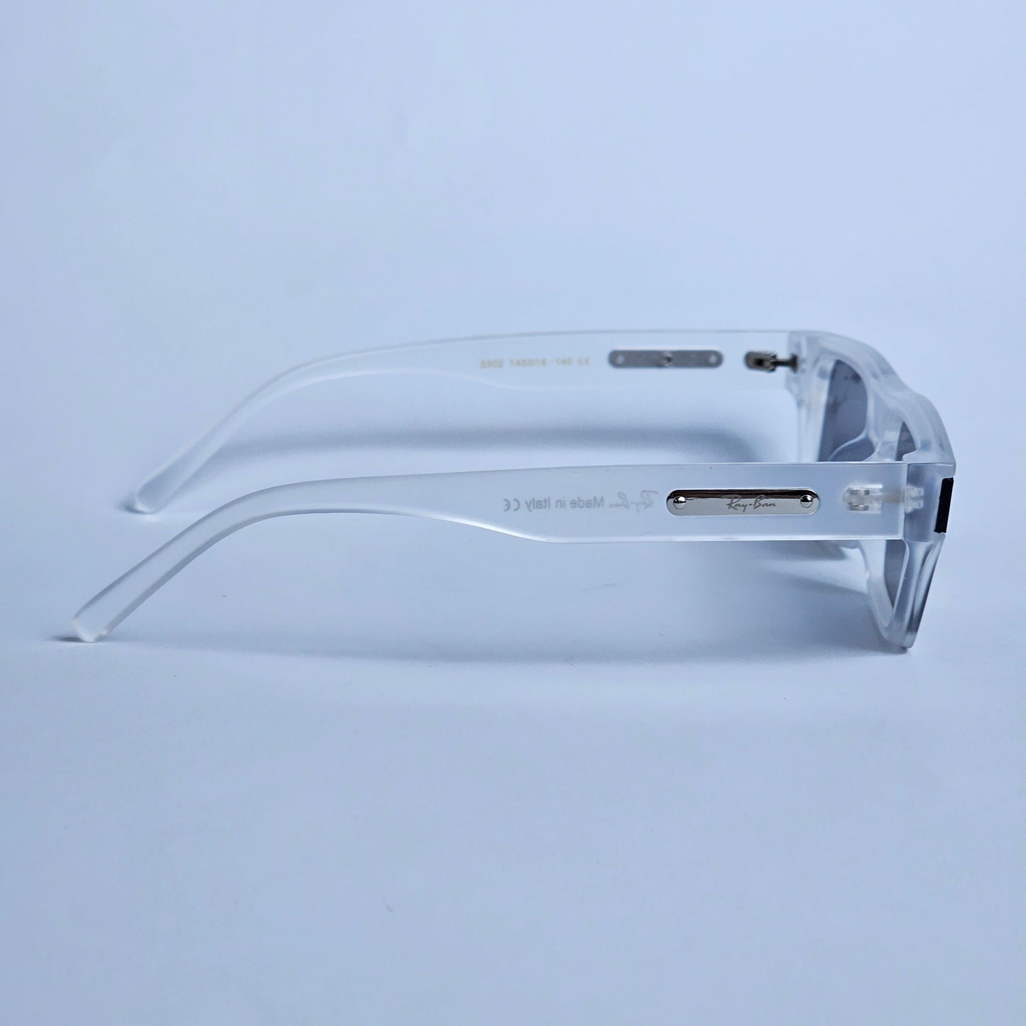 Punk - RB - 3302 - White