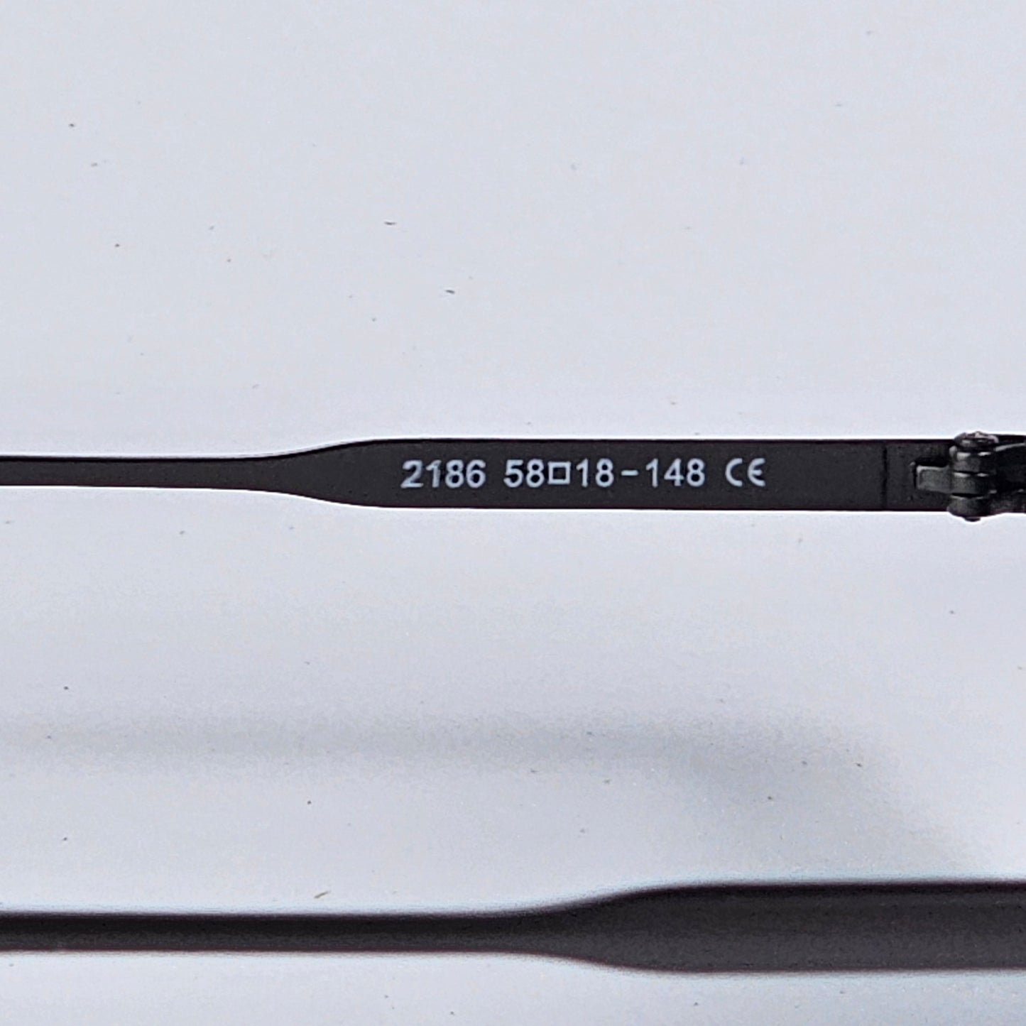 Hexagon - Dita - 2186