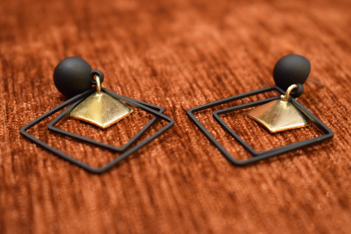 Modern Square Earrings - Gold