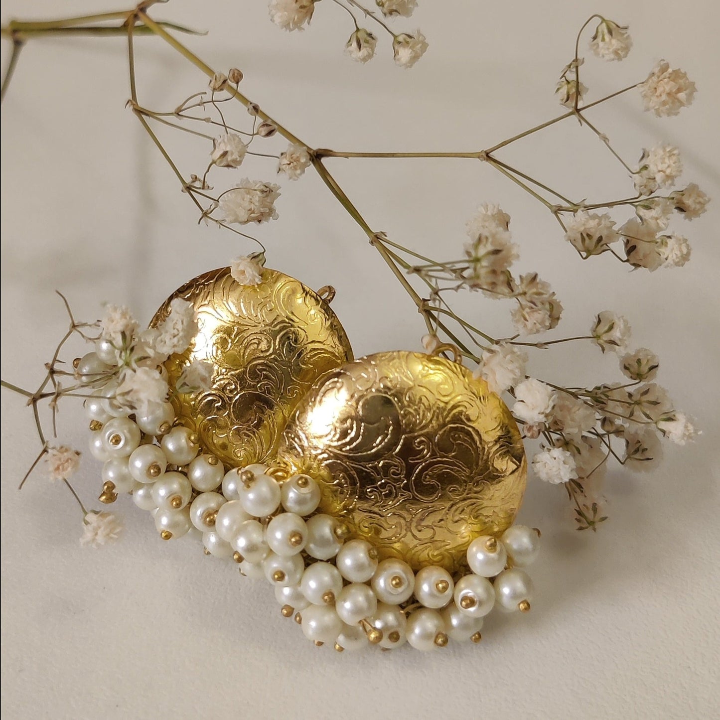 Pearls Engraving Earrings | Gold