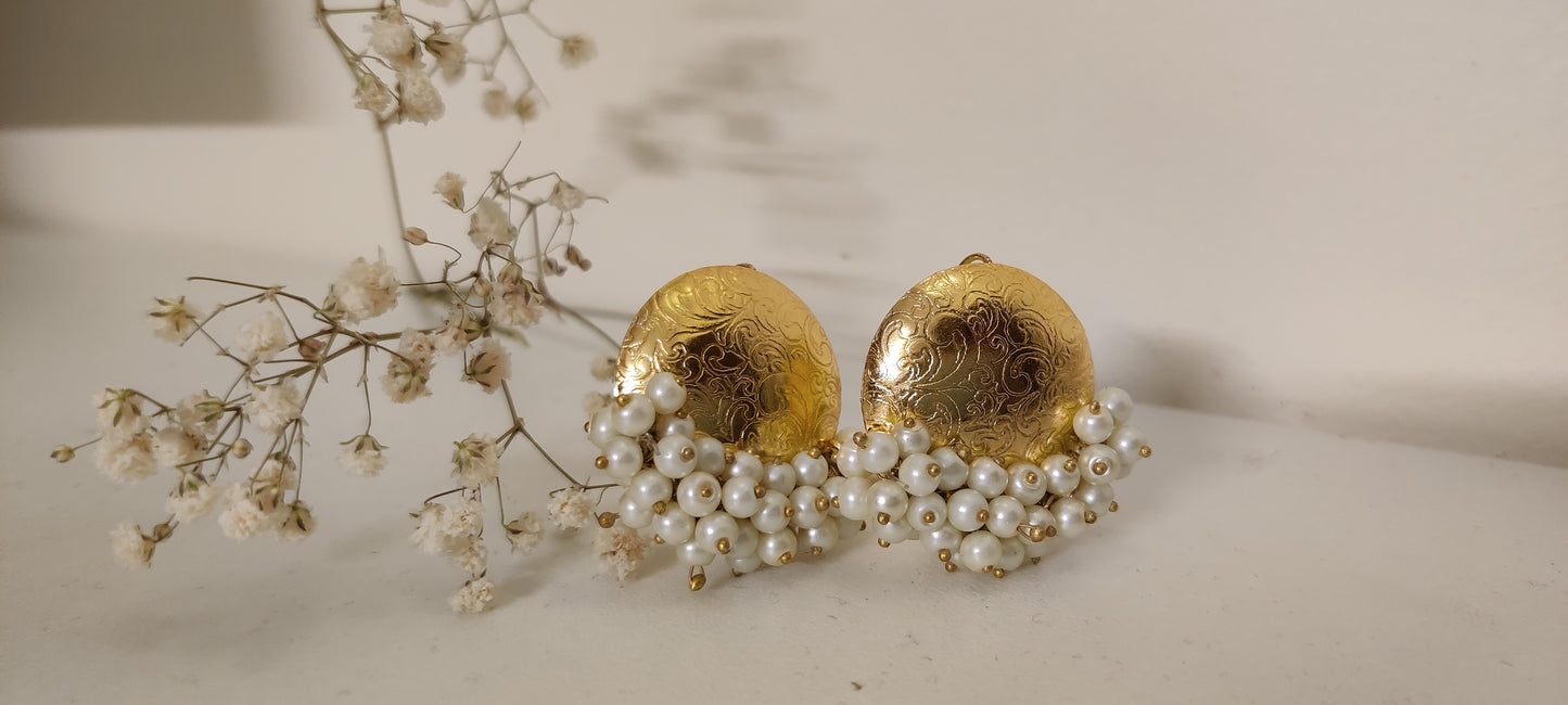 Pearls Engraving Earrings | Gold