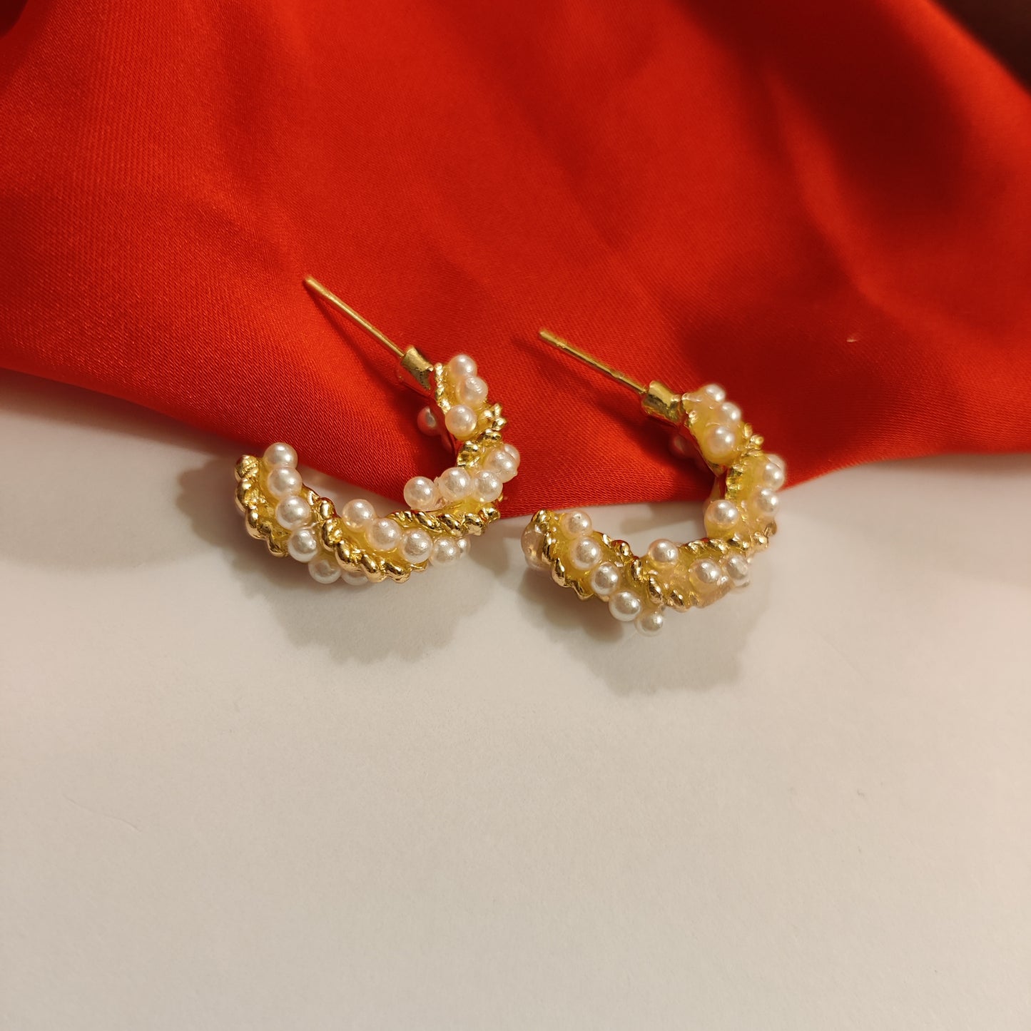 Twisted Pearls Small Earrings | Gold