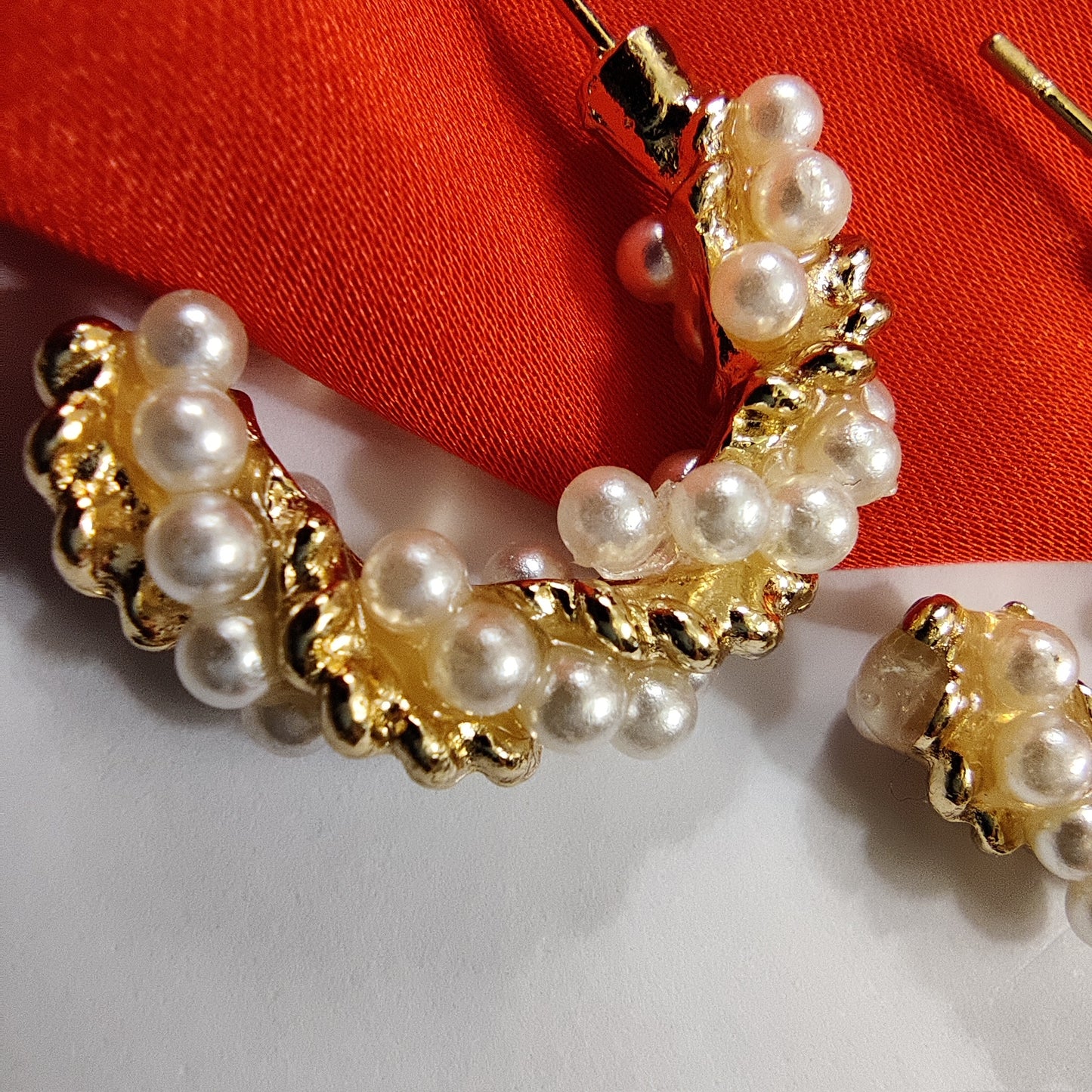 Twisted Pearls Small Earrings | Gold