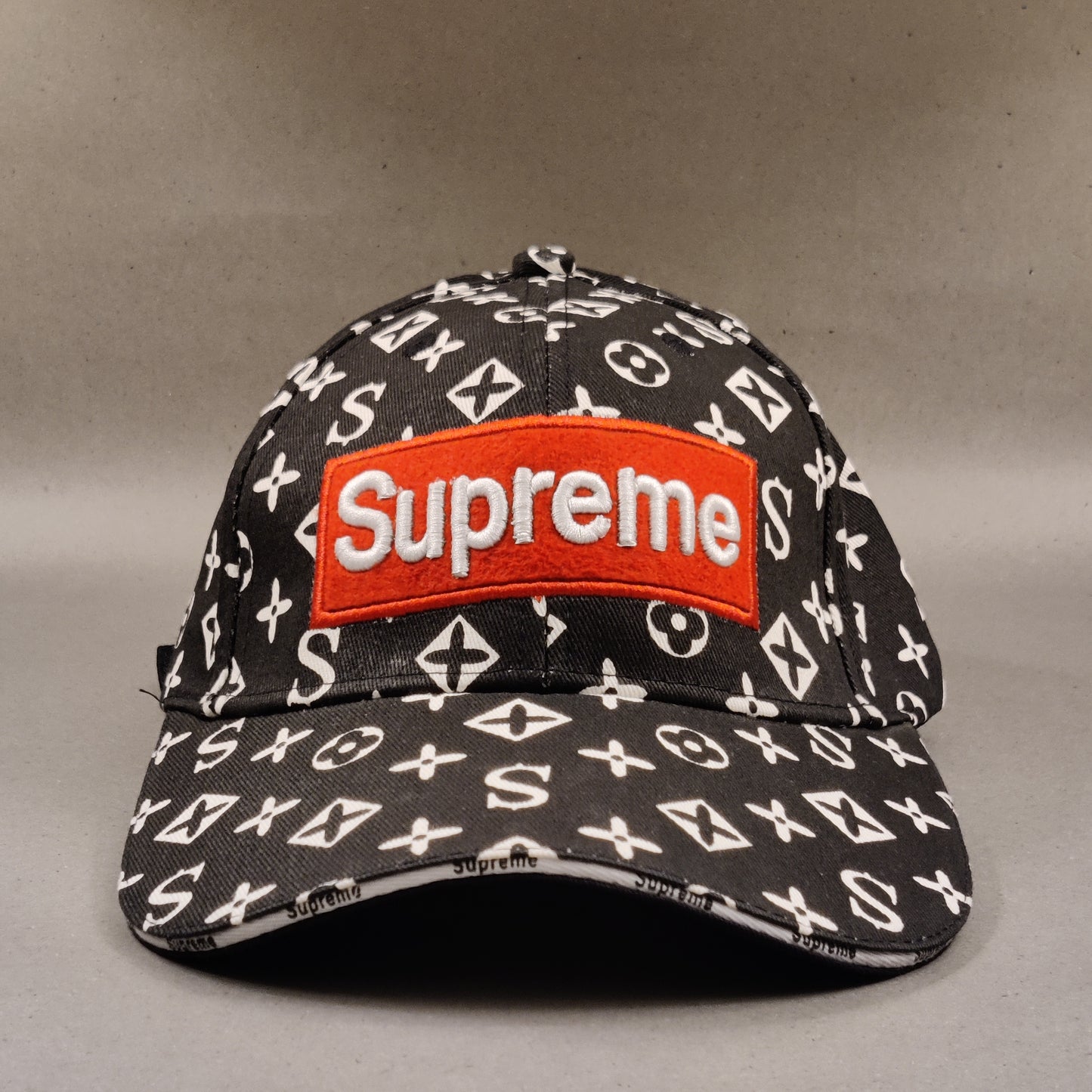 Supreme - Cap - Black