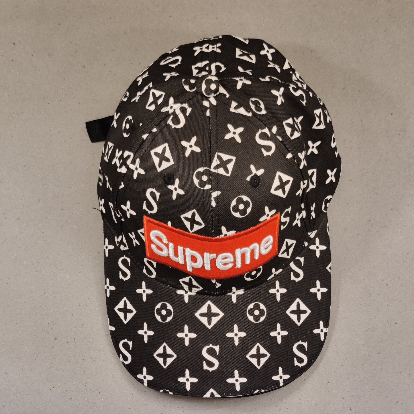 Supreme - Cap - Black