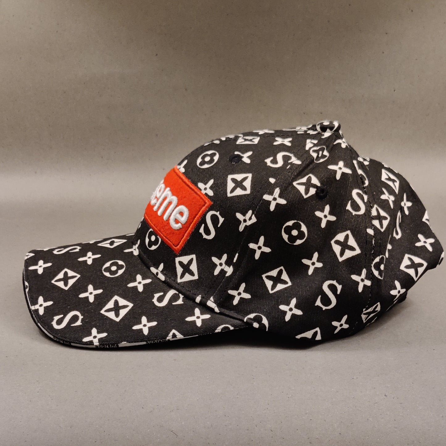 Supreme - Cap - Black