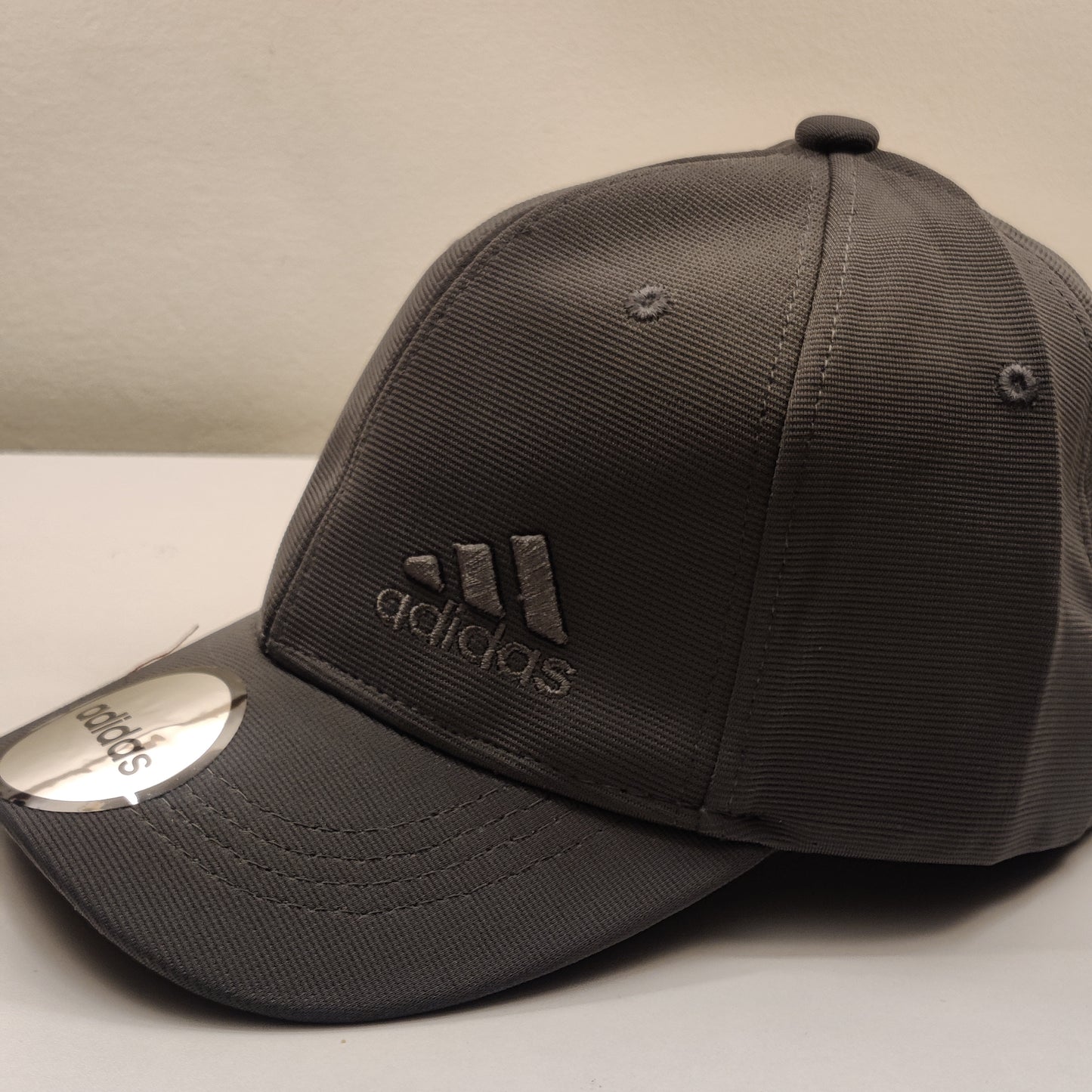 Classic Adidas - Fixed Cap - Grey