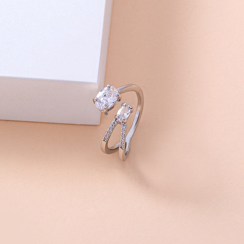 V-Shaped Oval Zircon Adjustable Ring