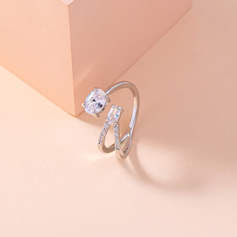 V-Shaped Oval Zircon Adjustable Ring